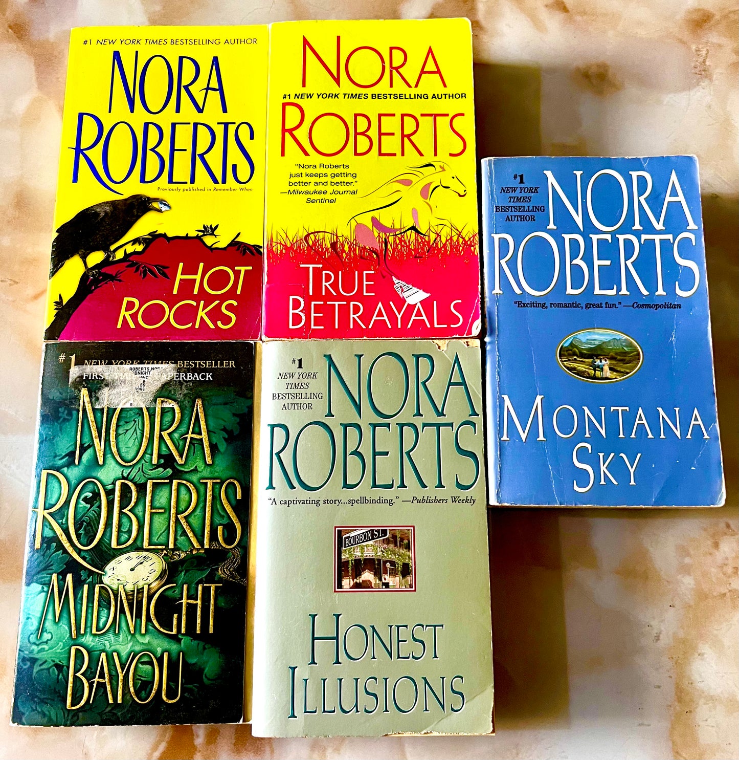 A22: NORA ROBERTS ROMANTIC SUSPENSE COLLECTION