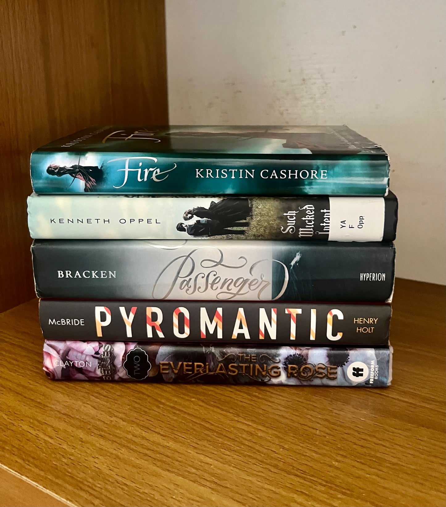 A82: YOUNG ADULT,FANTASY,ROMANCE {ALL HARDBACKS}