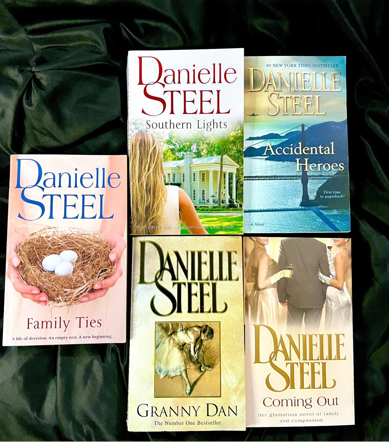 SET A39 : Danielle Steel Collection