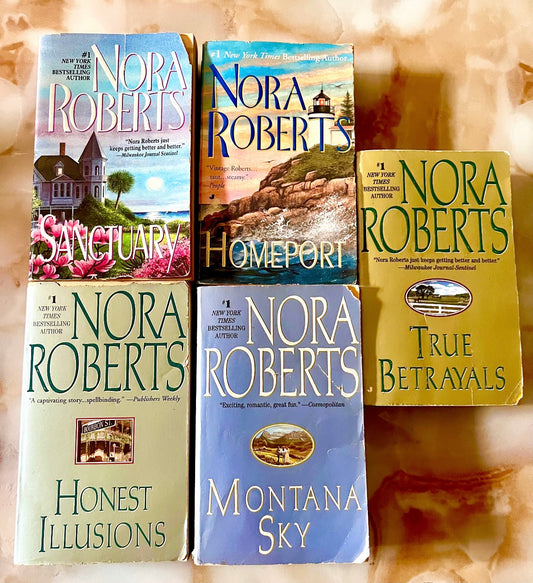 A50: NORA ROBERTS ROMANTIC SUSPENSE COLLECTION